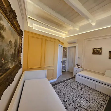 Portus Noir Tatil Evi *