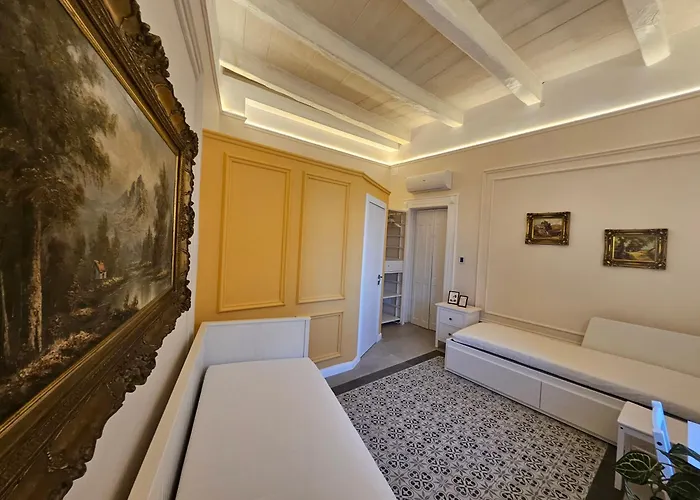 Portus Noir Tatil Evi *